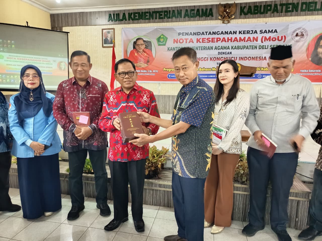 Kemenag Deliserdang dan Sekolah Tinggi Konghucu Teken MoU Program Bahasa Mandarin di Madrasah - Foto 3