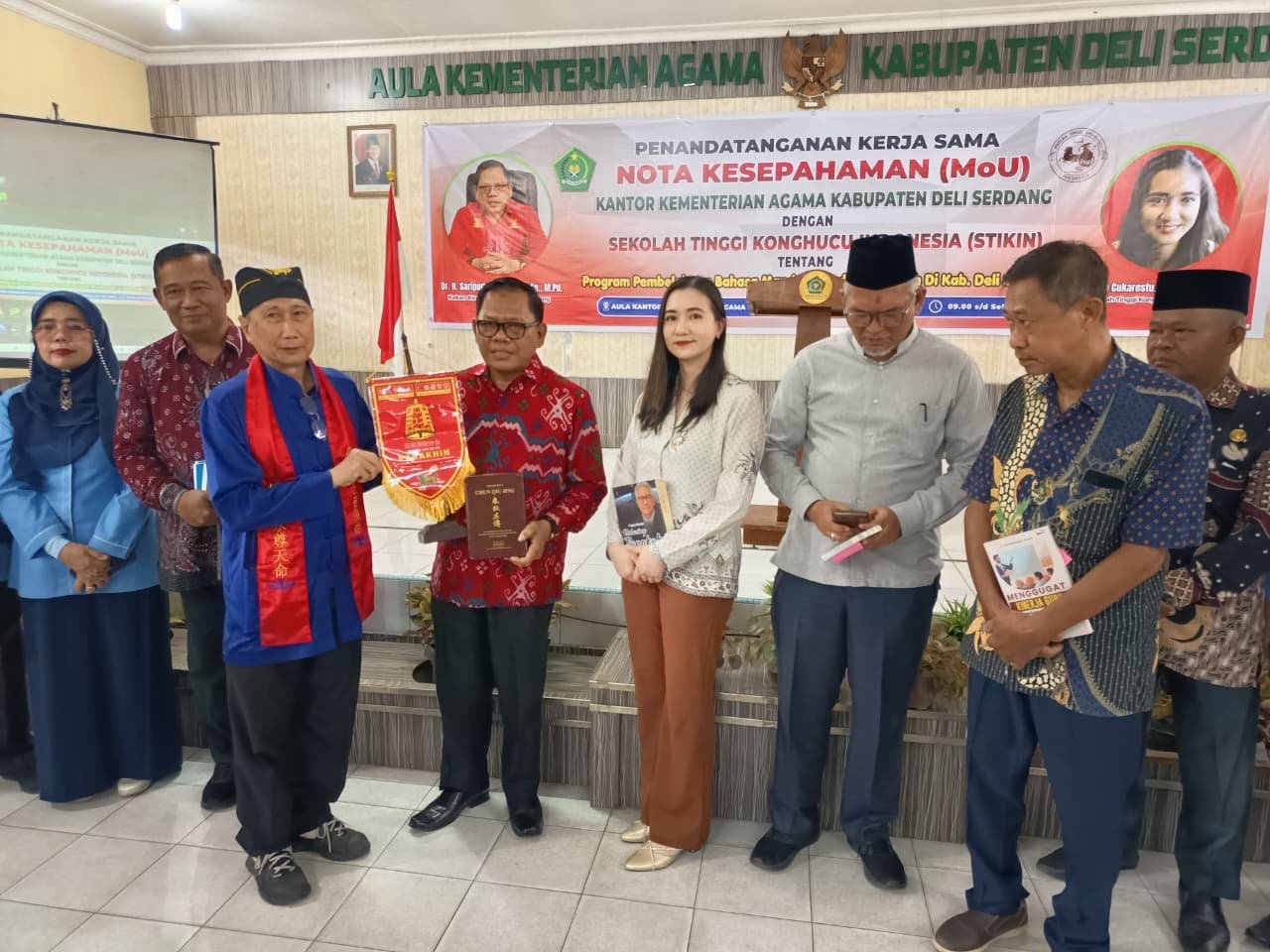 Kemenag Deliserdang dan Sekolah Tinggi Konghucu Teken MoU Program Bahasa Mandarin di Madrasah - Foto 1